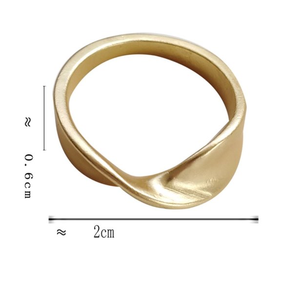 LAST ONE 💖Golden Minimalistic Ring - Picture 9 of 12